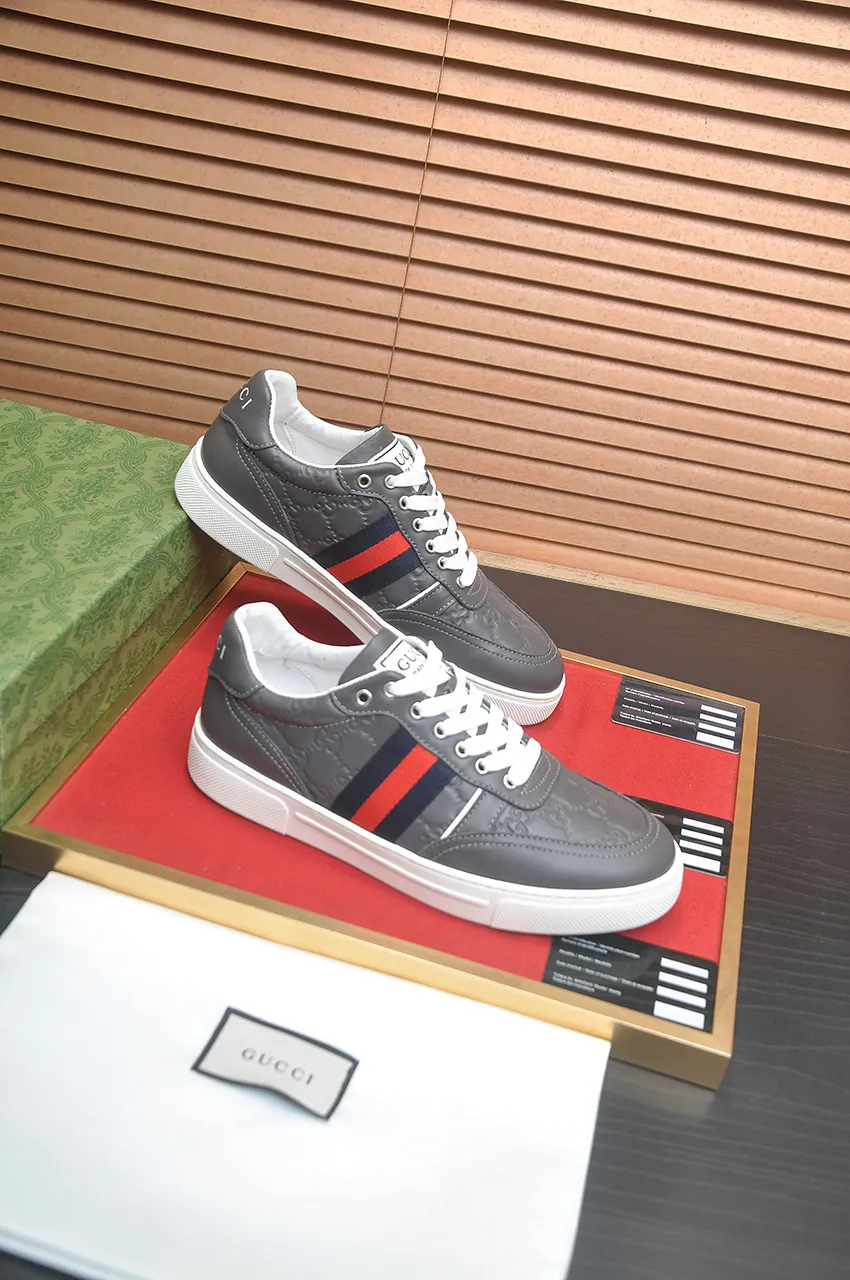 Men's shoes 💰480💶【GUCCI】1:1 men's sports shoes from the official website are now on the market. They are made of original silk cowhide + first-layer sheepskin lining, plus the original 1:1 comfortable outsole from the official website. Fashionable and versatile, super comfortable and breathable! Available in 2 colors: black, standard shoe size 38/45 (custom-made size 45 is non-refundable)